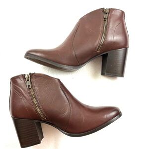 Frye Nora Chestnut Leather Stacked Heel Zip Ankle Moto Western Boots Size 7
